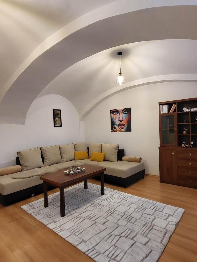 Downtown Romantic Szekesfehervar Exterior foto