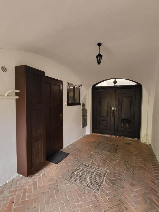 Downtown Romantic Szekesfehervar Exterior foto